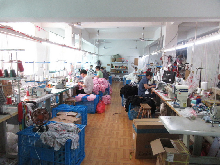 Yiwu City Huorong Clothing Co., Ltd. Baby clothing sets