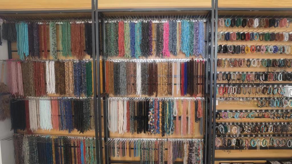 Yiwu Zhepin Trading Co., Ltd. Gemstone Necklaces