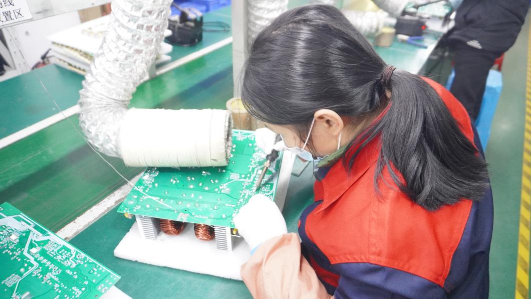 Sunboost Technology Co., Ltd. Hybrid Solar Inverter
