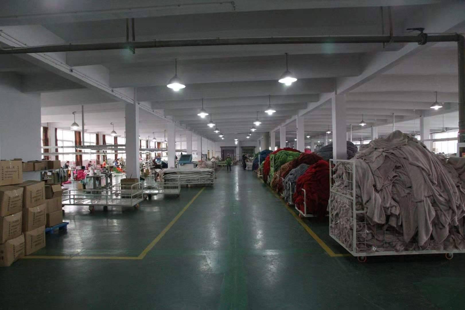 Pujiang Fengqing Textile Co., Ltd. Muslin Swaddle Blanket