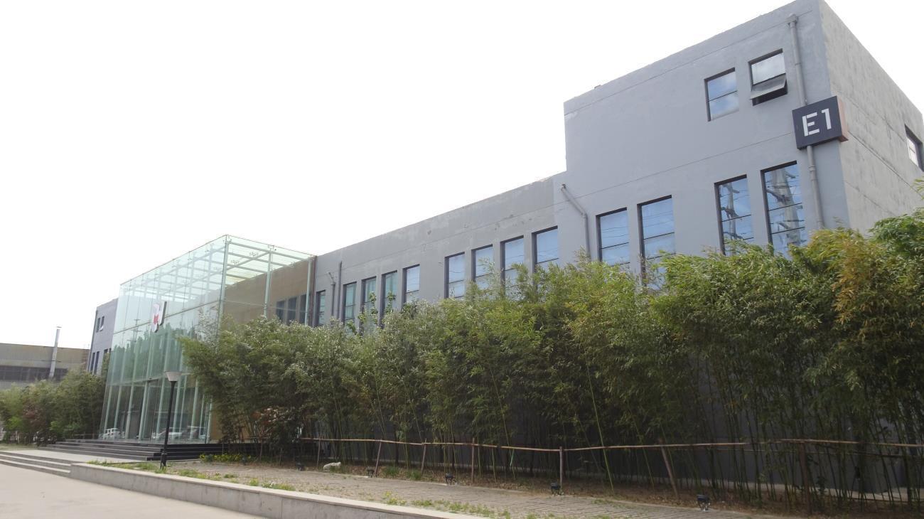 Shijiazhuang Changhong Building Decoration Engineering Co., Ltd. Store Fixtures