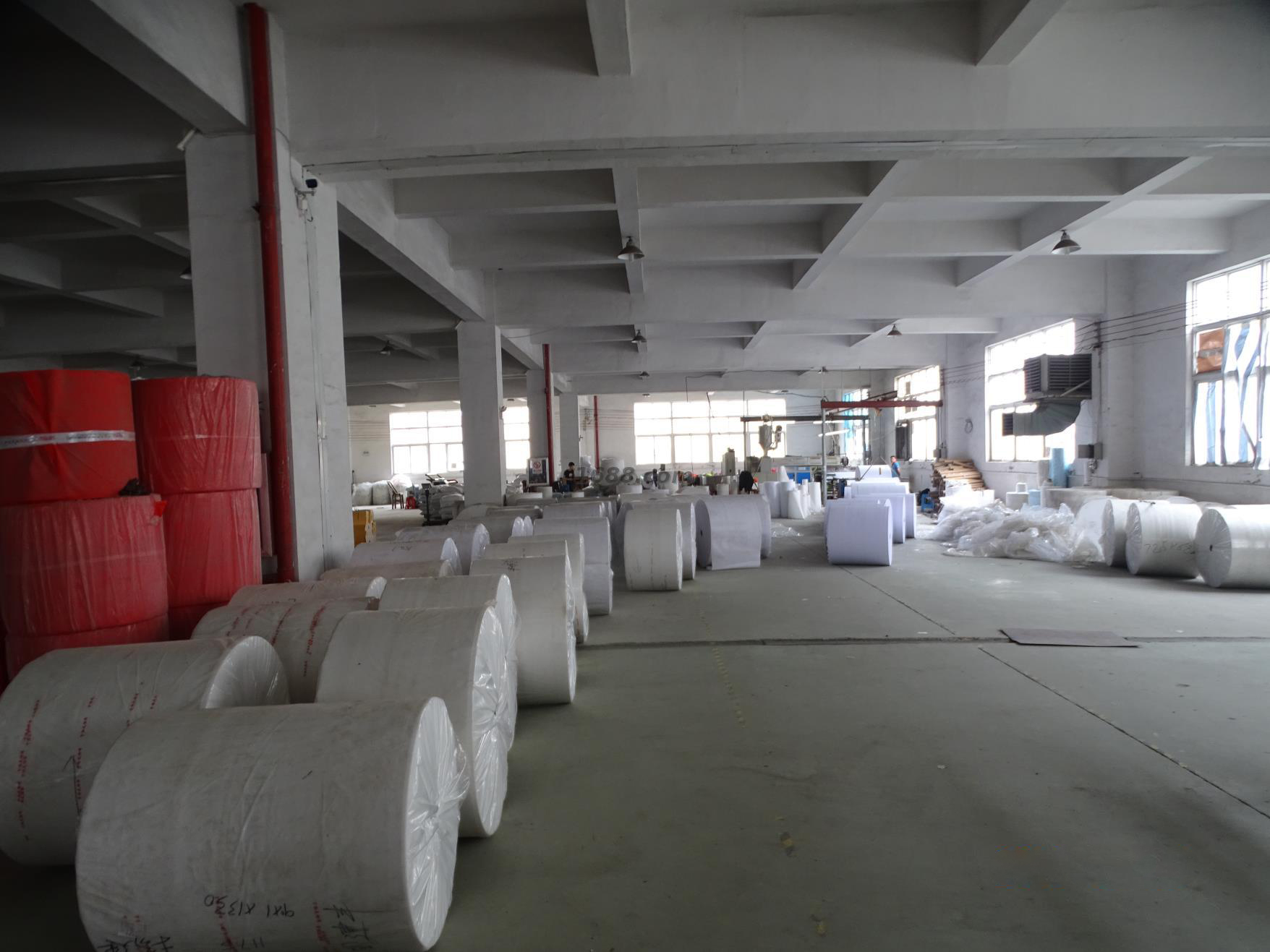 Yiwu Qiancheng International Trade Co., Ltd. Non-woven drawstring bag