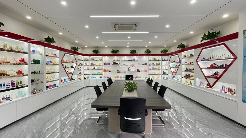 Guangzhou City Yongzheng Packing Products Co., Ltd. Cosmetic Glass Package