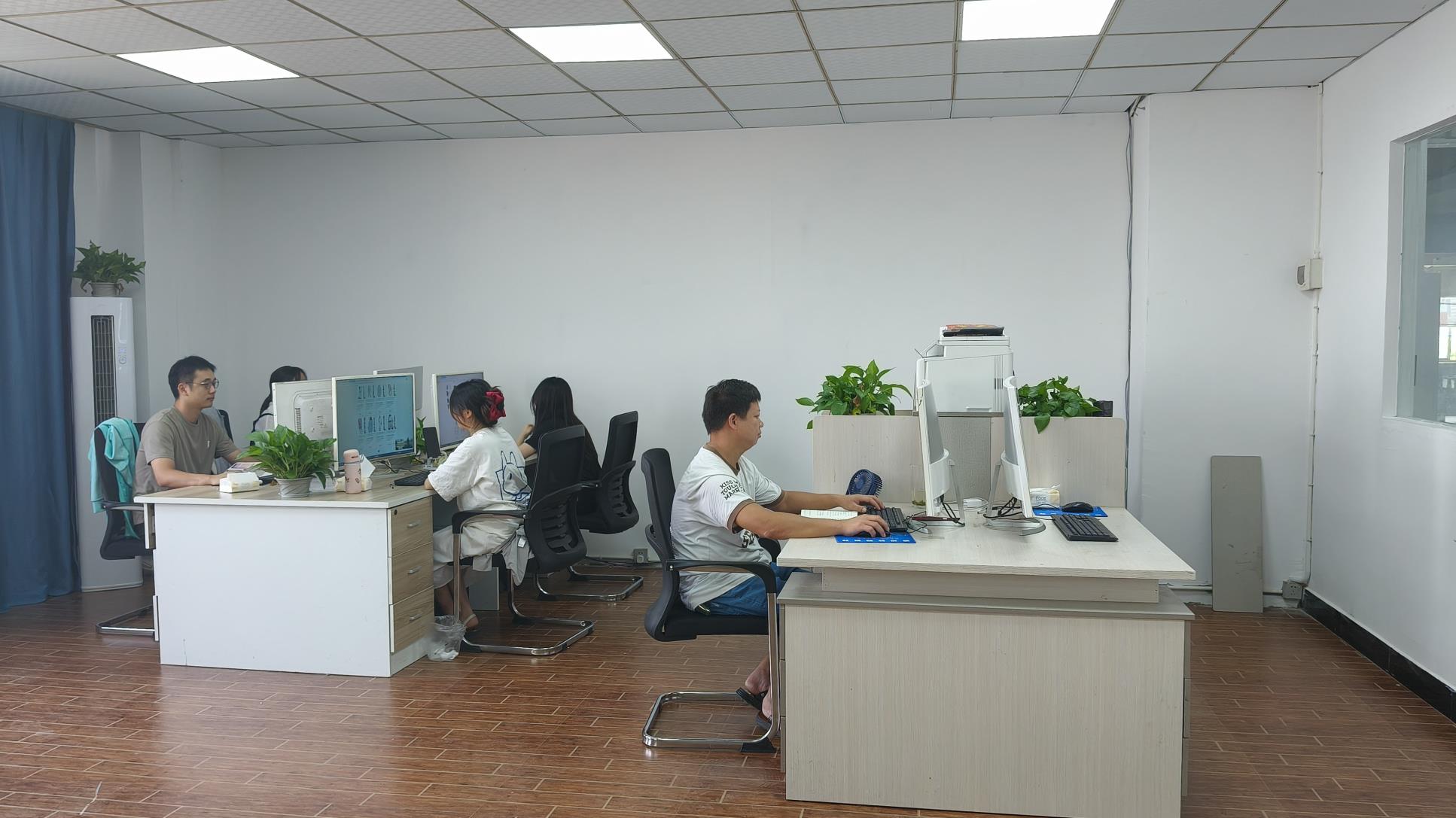 Jiangxi Zhisheng Clothing Co., Ltd. Hoodie
