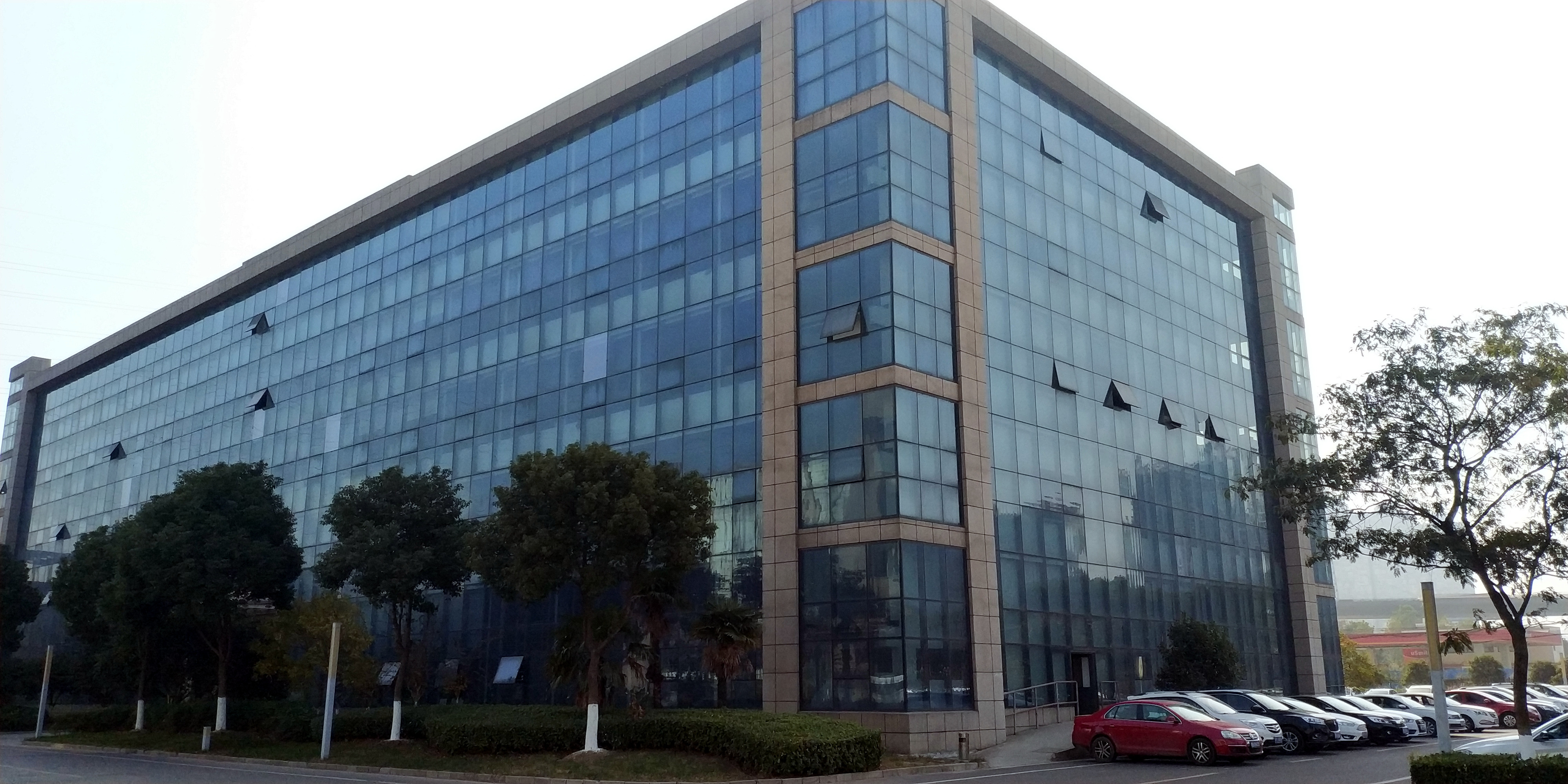 Jiangyin Yiqifeiyang Apparel Co., Ltd. factory image 1