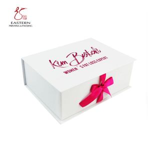 Luxurious wedding dress packing boxes