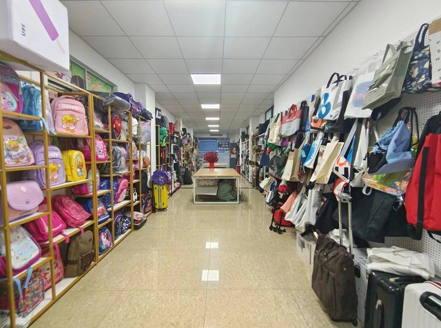 Guangzhou Boslun Industrial Co., Ltd. Backpack