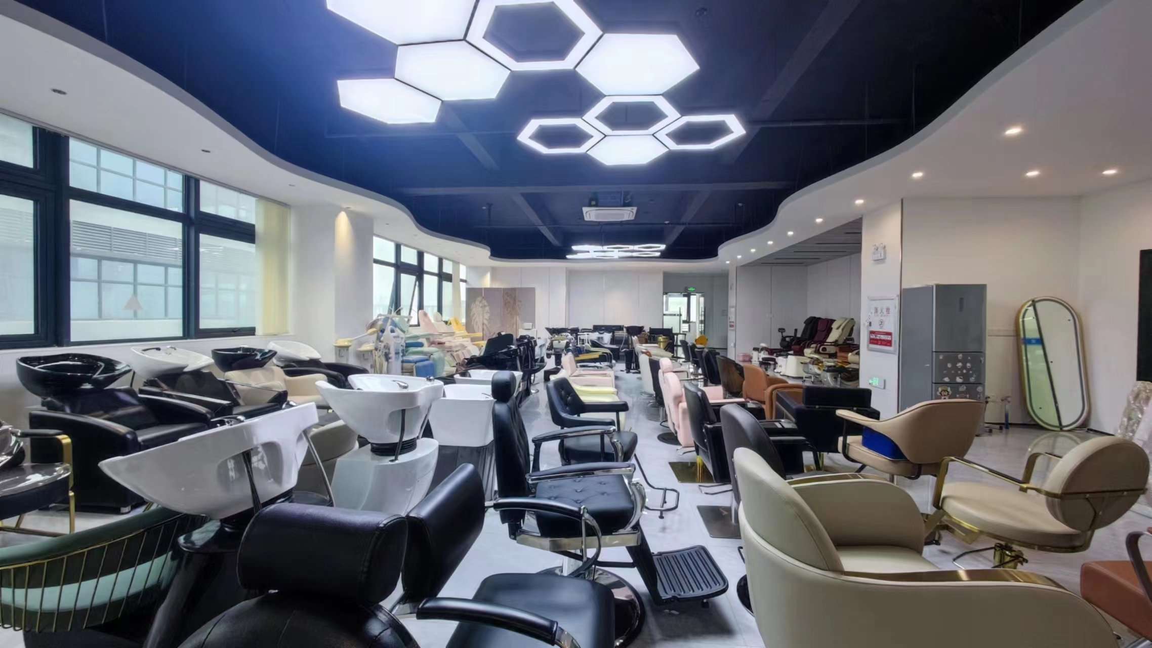 Guangzhou Peimeng Beauty & Hairdressing Equipment Co., Ltd. Barber Chairs