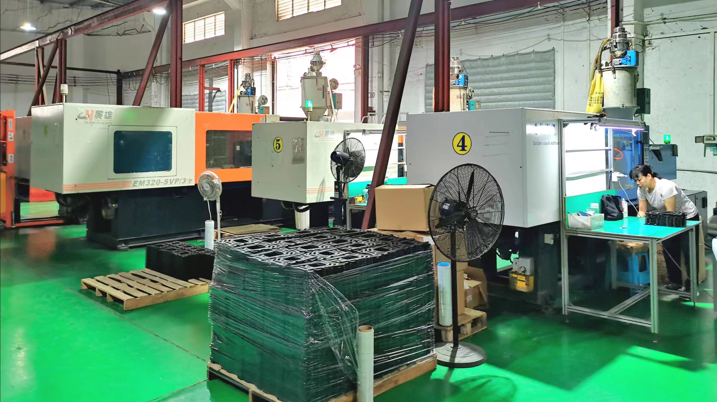 Zhongshan Penghui Qinghai Metal & Plastic Co., Ltd. RV Sewer Hose Support Kits