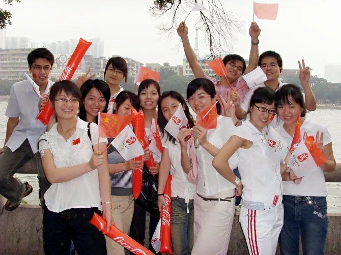 Dongguan Mingge Silicone Technology Co., Ltd. Silicone Oven Mitts