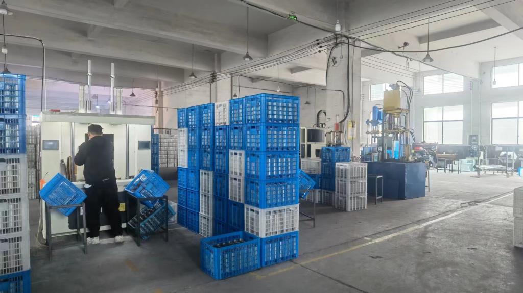 Dongyang Longxin Industry And Trade Co., Ltd. Sports Water Bottle