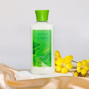 Moisturize and nourish skin care lotion Niacinamide AHA Whitening Exfoliating Body Lotion
