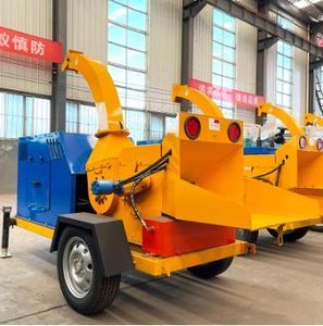 Wood Shredder Chipper Machine Mobile Drum Hydraulic Crusher 55HP Wood Chipper