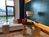 Interior Luxury Hotel Furniture Bedroom Sets Twin Beds Room with TV Stand Non Toxic