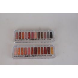 Twelve colors eyeshadow palette,It is very delicate, smooth, good for makeup