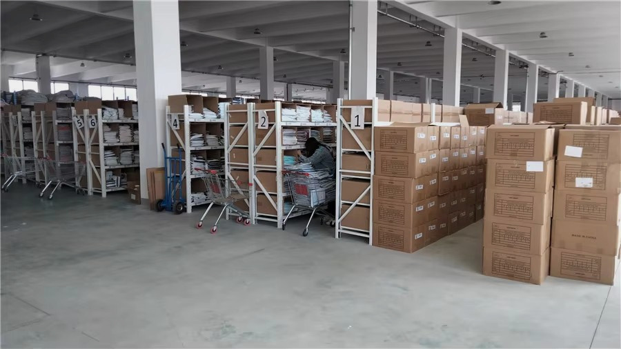 Qingdao Glamour Garment Co., Ltd. Robes