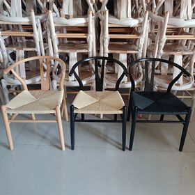 Factory High Quality Solid Wood Chair Retro Cafe Dining Living Room Leisure Nordic Wooden Wishbone Dining Chair With ArmsPopular
