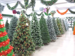 Dongguan Future Decorated Gifts Co., Ltd. Artificial Christmas Wreath