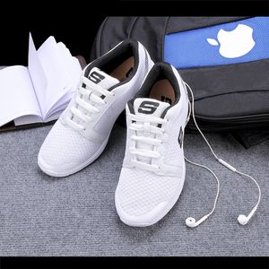 Sport shoes