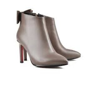 Women Shoes Processing