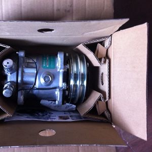 Car refrigeration compressor