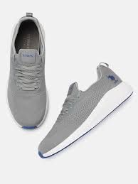 Sport shoes