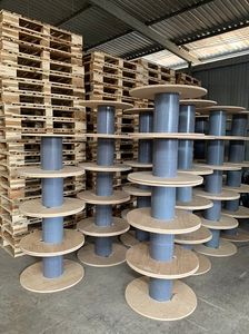 Plastic core wood reel
