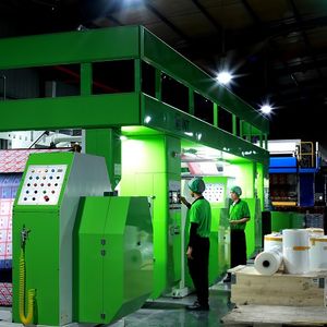 Dry laminating machine