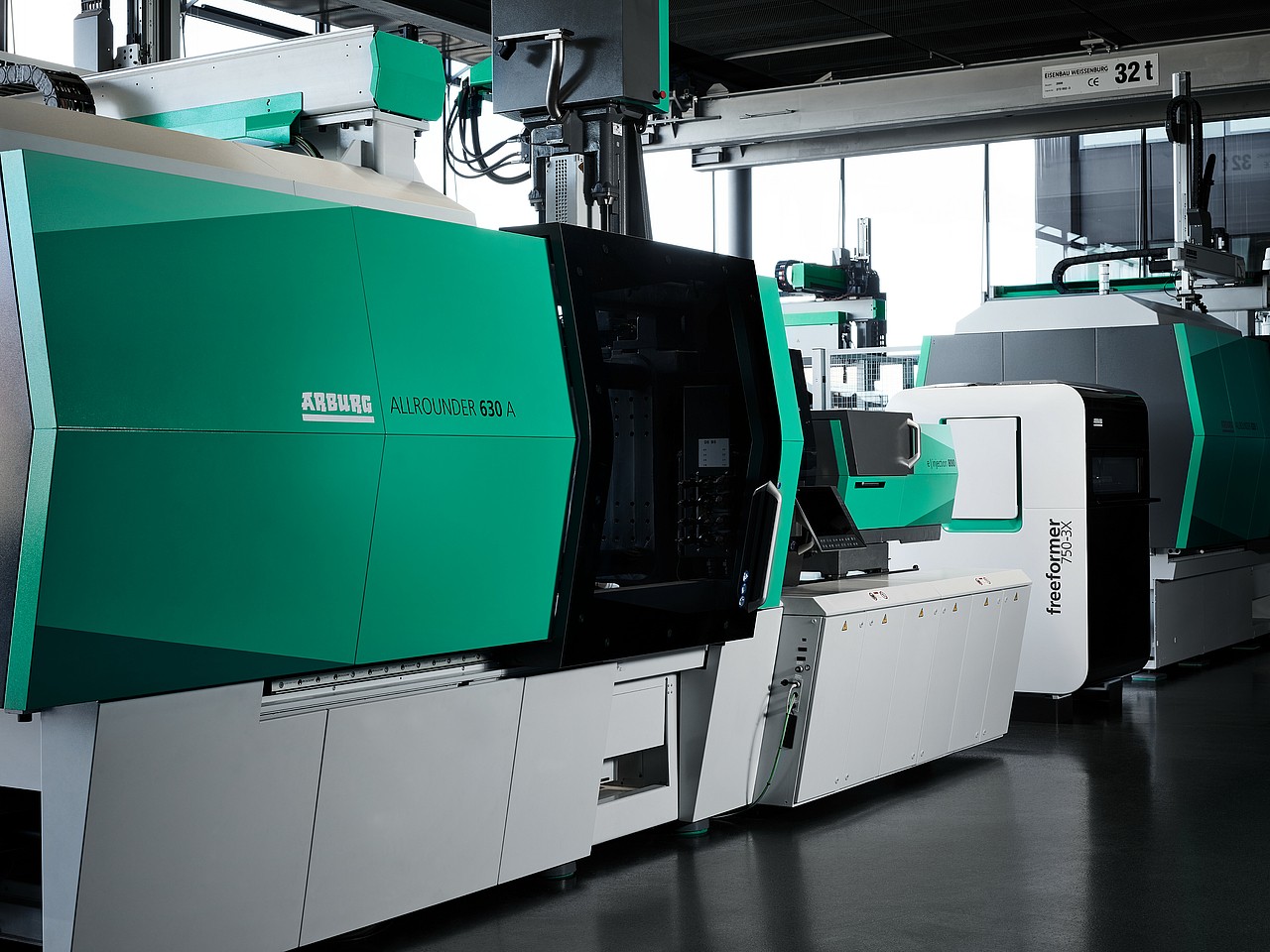ALLROUNDER injection molding machine and freeformer