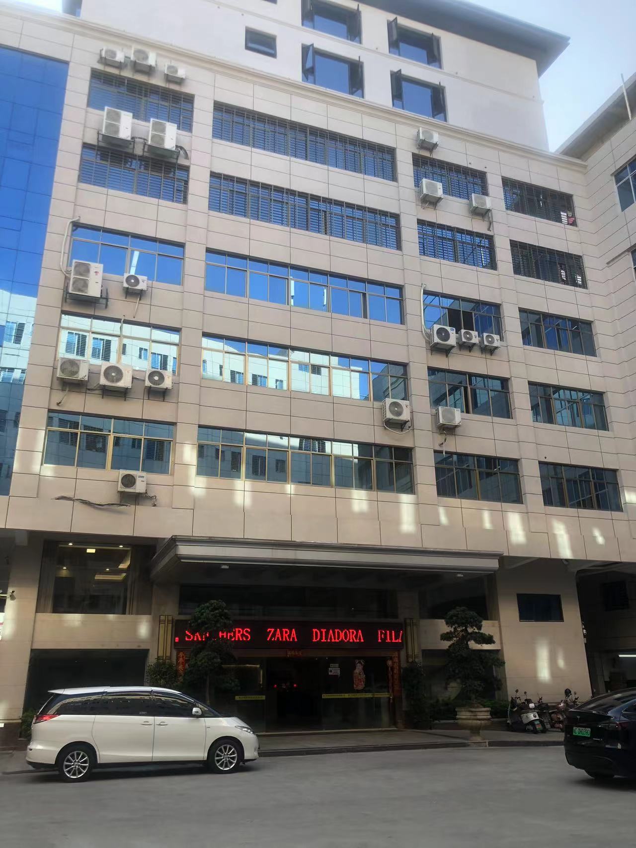 Quanzhou Hengmu Shoe Industry Co., Ltd. slippers