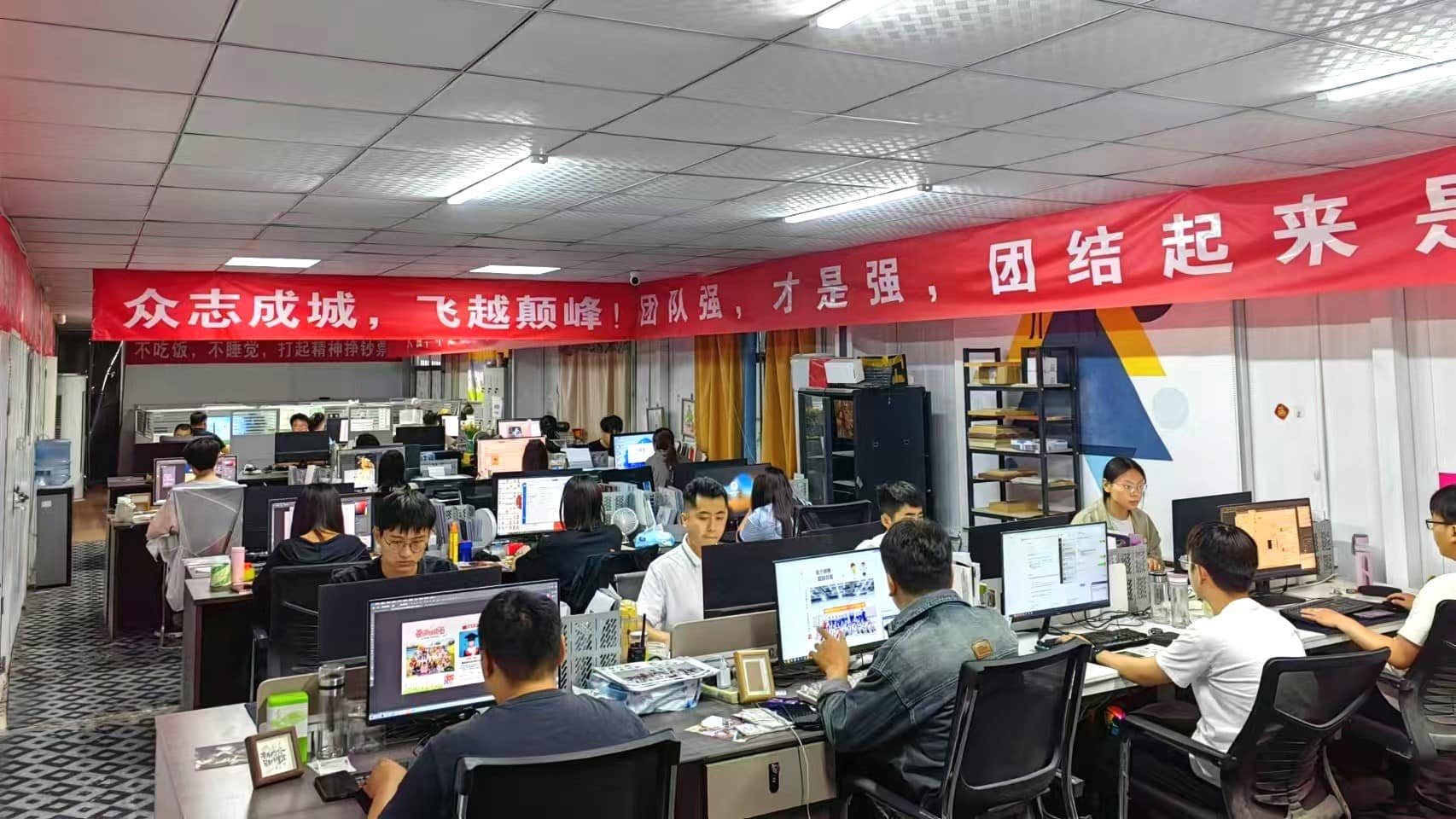 Puyang Chaoyan Daily Necessities Co., Ltd. factory image 2
