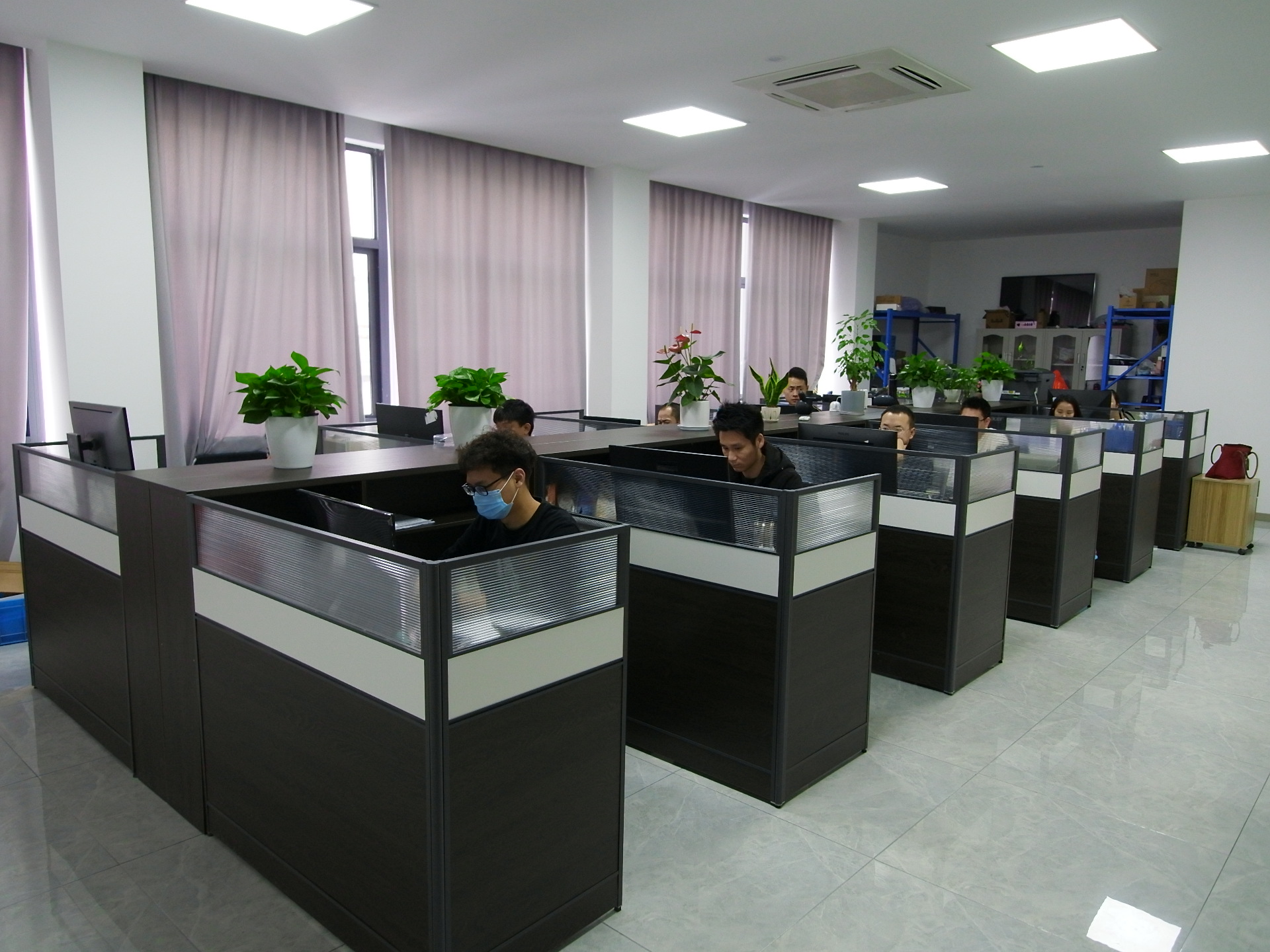 Wenzhou Xinan Electronic Technology Co., Ltd. Water Flosser