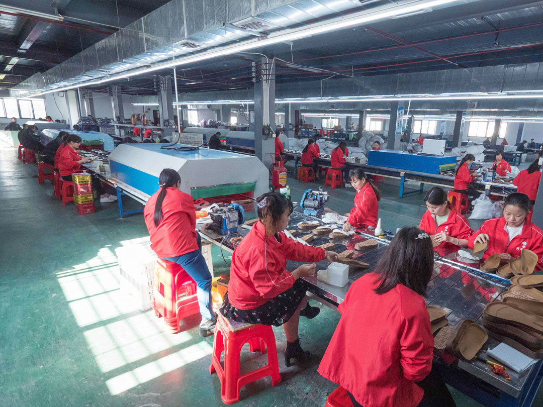 Guangdong Liangfengda Industrial Co., Ltd. Slippers