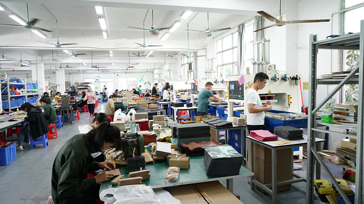 Shenzhen Xinshangpin Leather Goods Co., Ltd. factory image 2