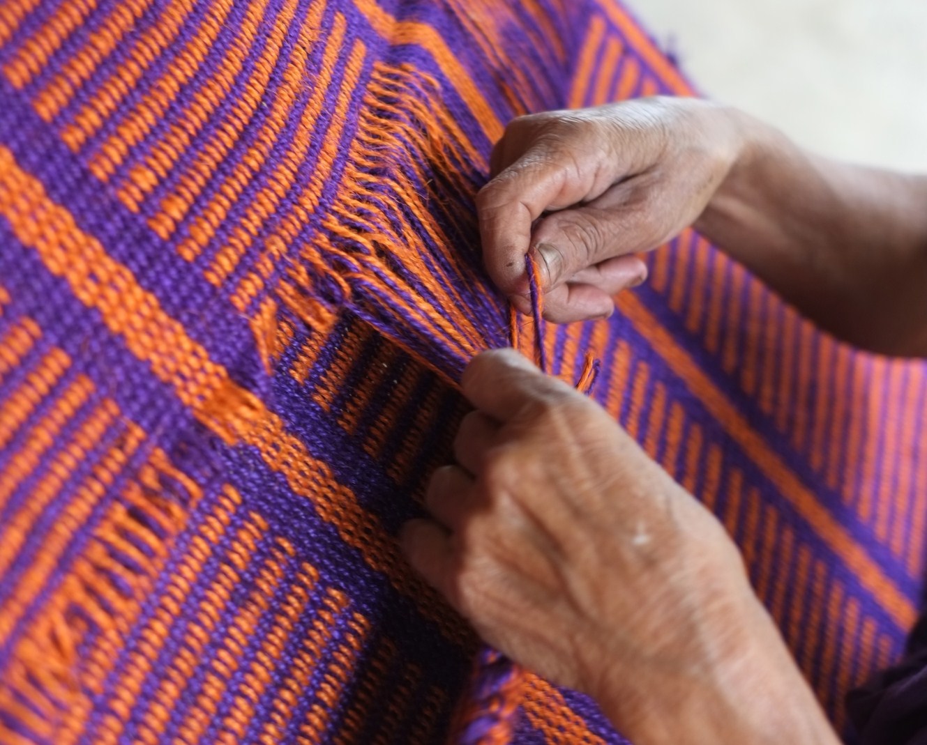 Hand Touch factory image 3