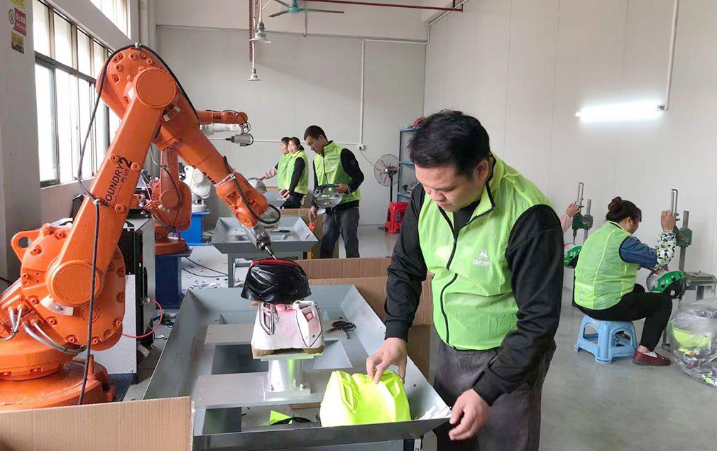Shenzhen Explorer Outdoor Products Co., Ltd. Kid Helmet