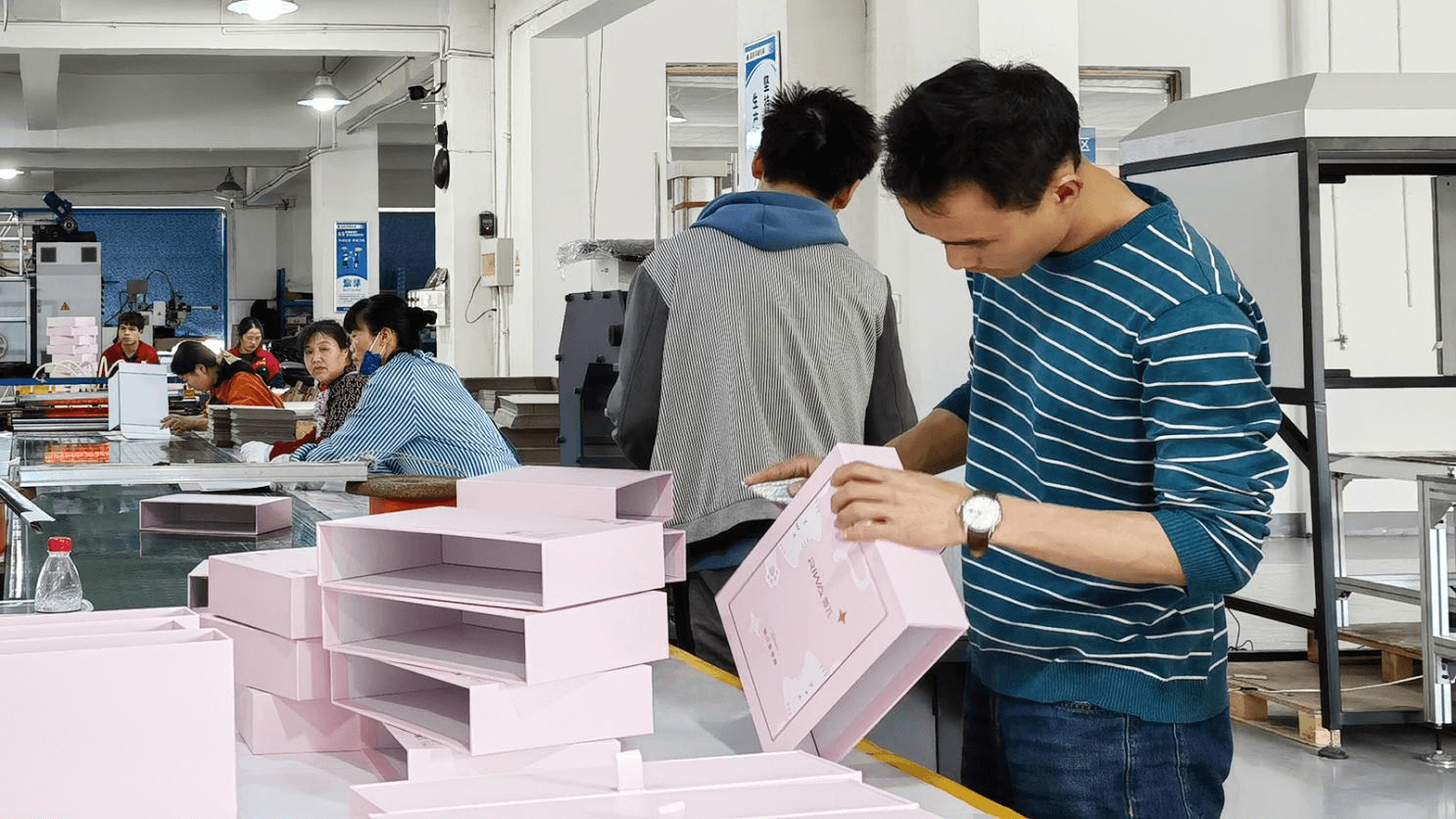Ningbo Hexing Packaging Co., Ltd. paper bags
