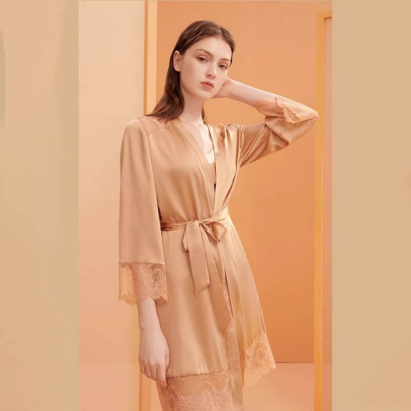 Women 19 Momme Mulberry Silk Robe Set