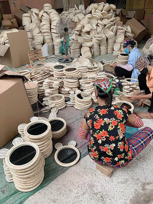 Thanh Cong Handicraft Export Co., Ltd. Coconut bowls