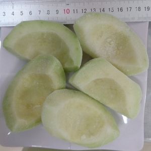 IQF White guava quarter cut