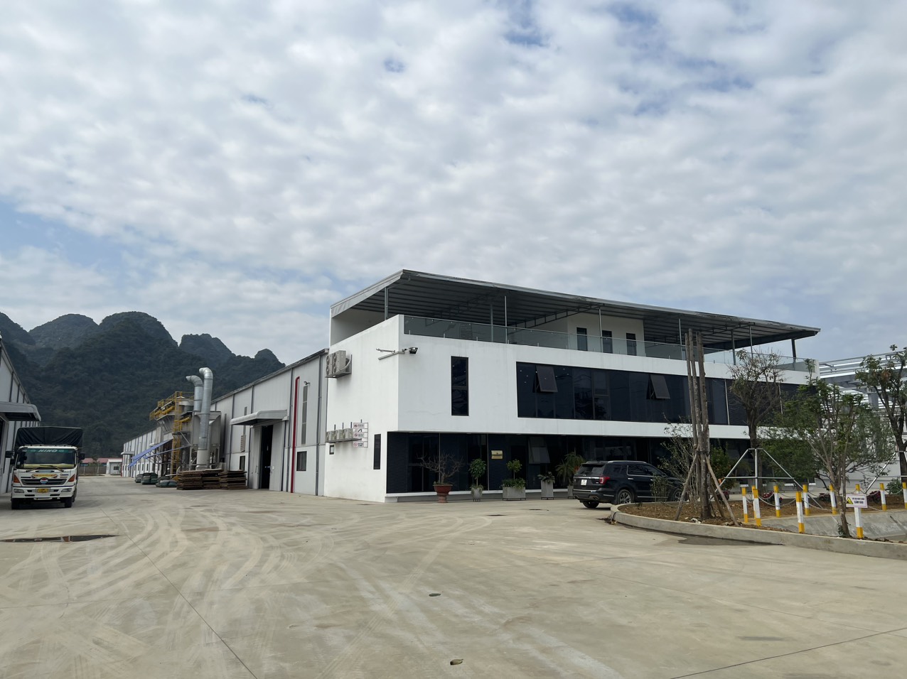 Hop Thinh Hoa Binh Wood Processing Joint Stock Company Laminate flooring