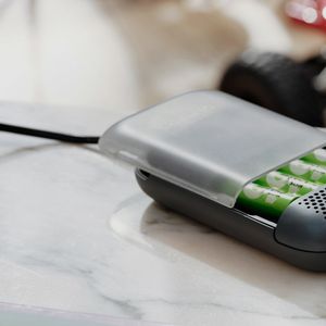 Charge 10 Batteries & Charger