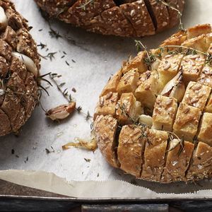 Flute pull apart bread