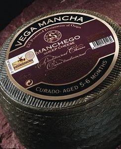 VEGA MANCHA MANCHEGO 5-6 MONTHS - Hard Pasteurized Manchego Sheep Milk Cheese. Aged 5-6 months.