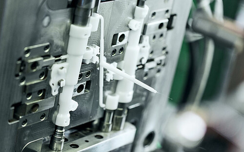 ANTON CLEMENS GMBH & CO KG, KUNSTSTOFFVERARBEITUNG Injection molding tools