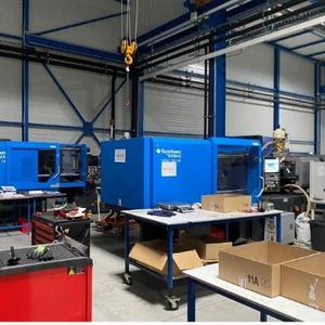 Injection and Assembly in Small and Medium Series  - Prototype injection