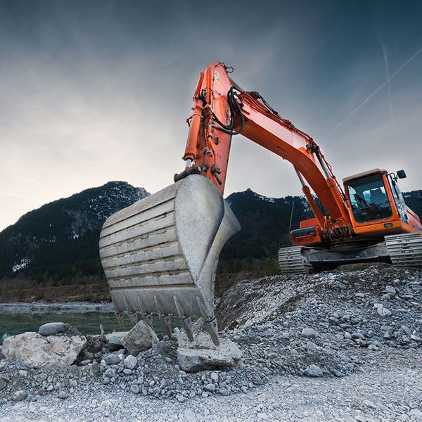 Fire suppression system for mining machinery