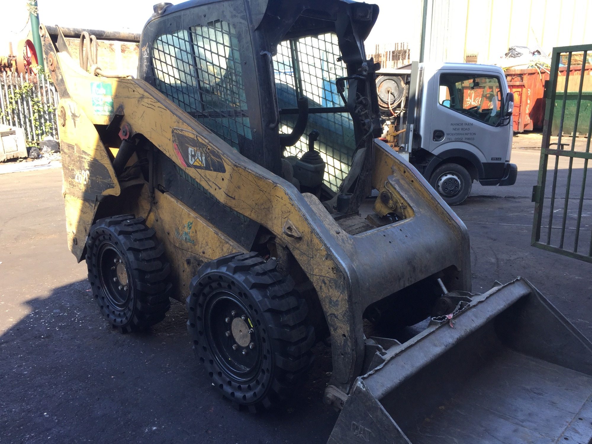 LARRYS INDUSTRIAL TYRES forklift tyres