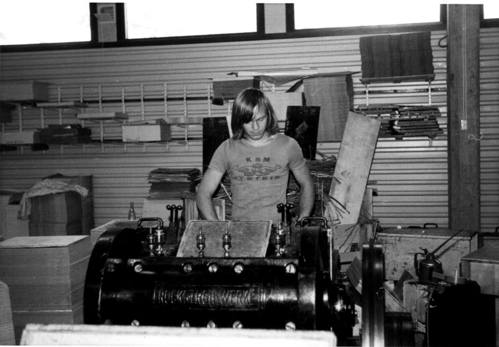 L A LARSEN AS factory image 2