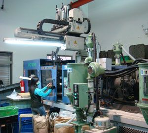 Plastic injection molding part